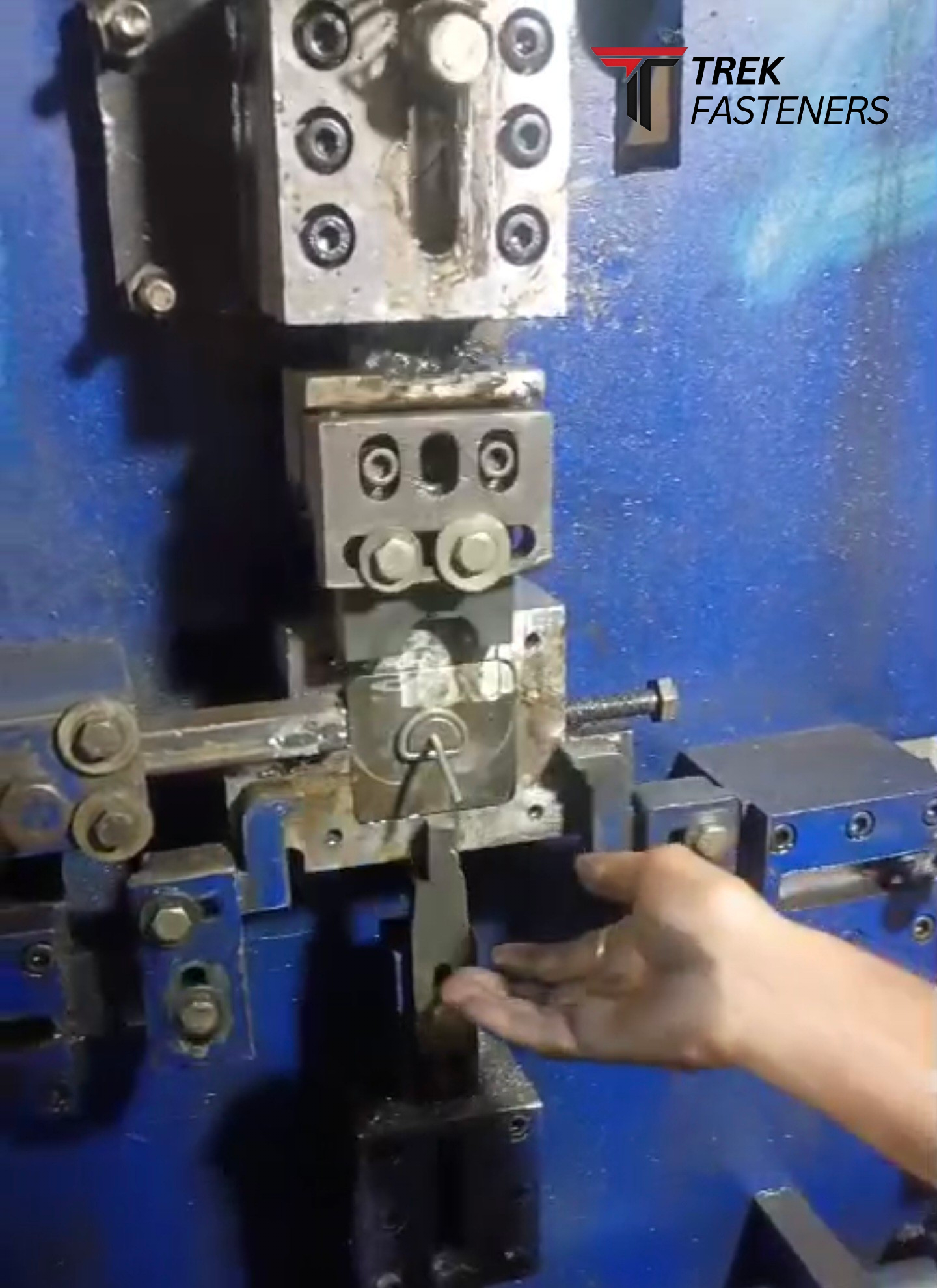 WIRED METAL FITTINGS IN PRODUCTION